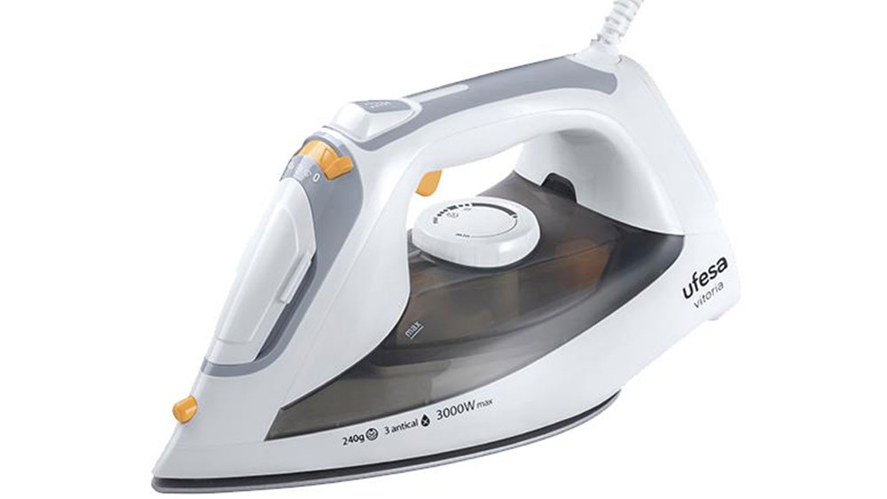 Napařovací žehlička Ufesa Vitoria PV3700_01