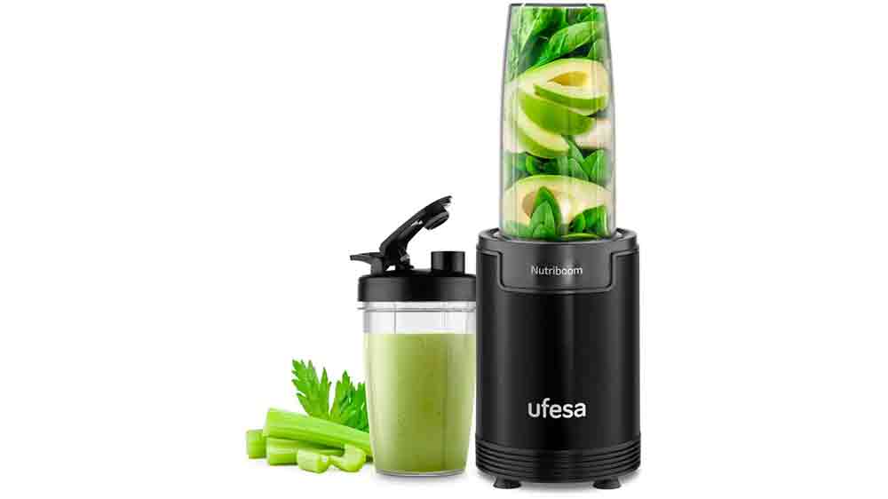 Smoothie mixér Ufesa Nutriboom BS2500 s připraveným mápojem a ovocem_03