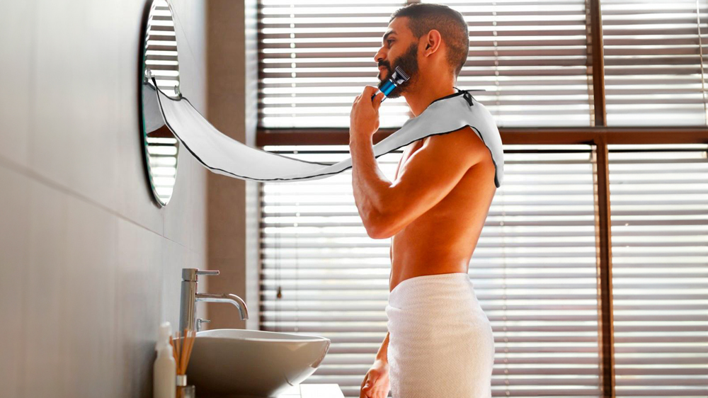 Muž používající zástěru se zastřihovačem Ufesa Perfect Fade Ufesa MC0470_03