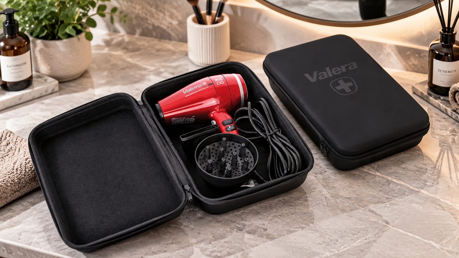 Pouzdro na fén Valera Deluxe Hair Dryer VAL000092464 s uloženým fénem a příslušenstvím
