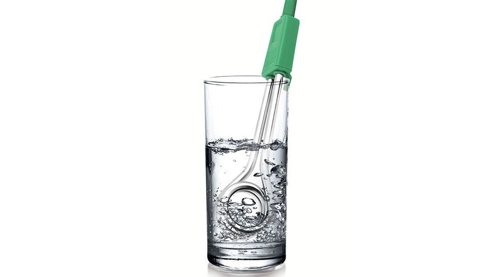 ELEKTRICKÝ PONORNÝ VAŘIČ VIGAN PVR500Z ponořený ve sklenici_03