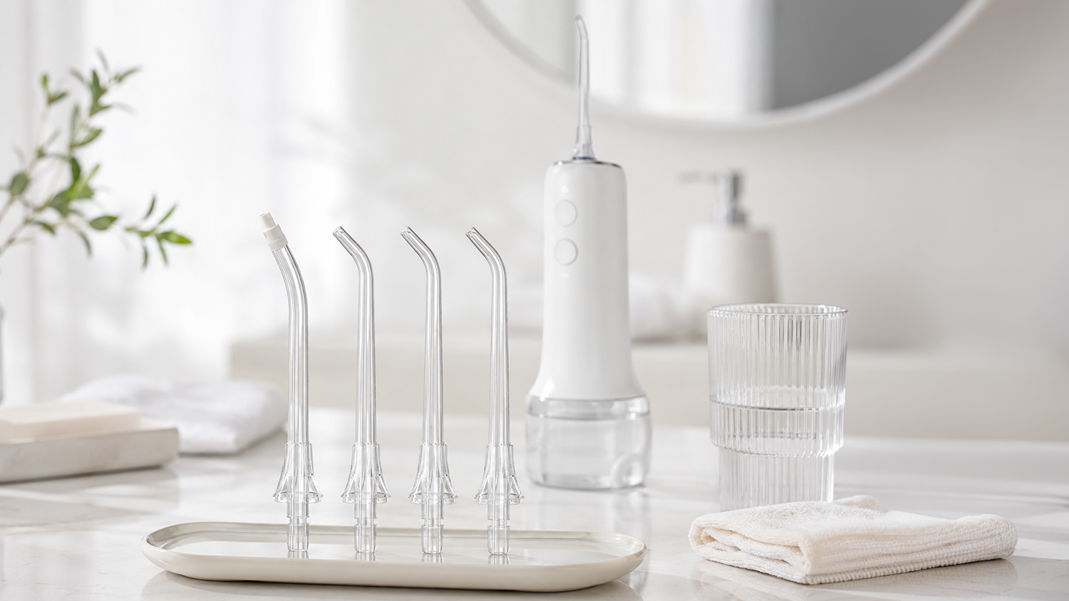 N&aacute;hradn&iacute; n&aacute;stavce Xiaomi Water Flosser Replacement Tips v koupelně