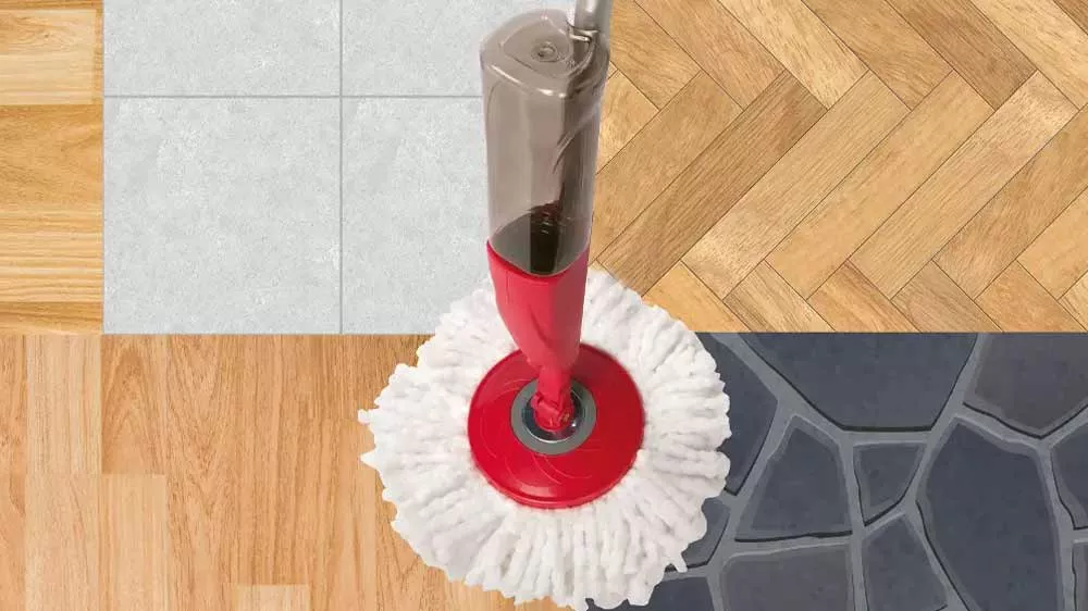 Použitie okr&uacute;hleho mopu Lamart LT8066 SPRAY CLEAN na v&scaron;etky povrchy_02