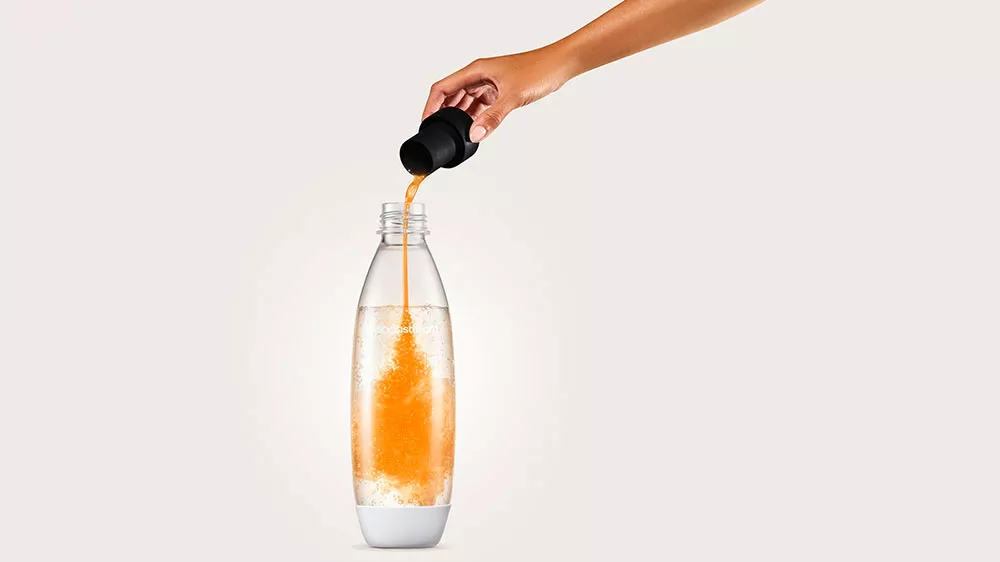 Perlivá voda zo Sodastream ART Black ochutená Mirindou_04