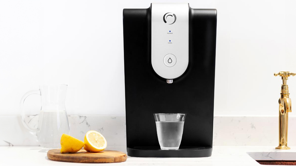 Ochlazovače přefiltrovan&eacute; vody Aqua Optima Lumi Chiller na lince_03