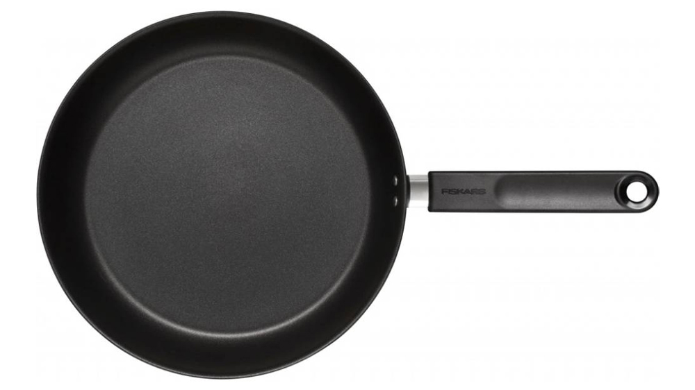 Pánev Fiskars Functional Form má keramický povrch_04