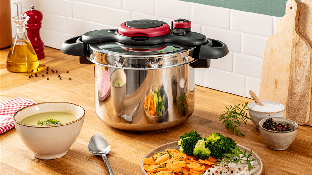 Tlakový hrnec Tefal Clipso Minut Easy na lince s hotovými jídly_03