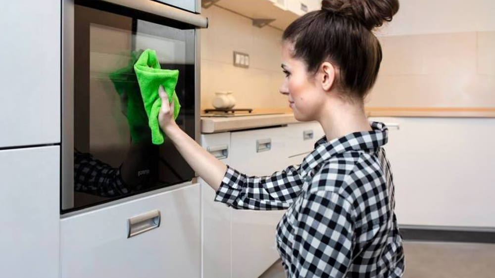 Čištění obrazovky mikrohadříkem Vileda_02