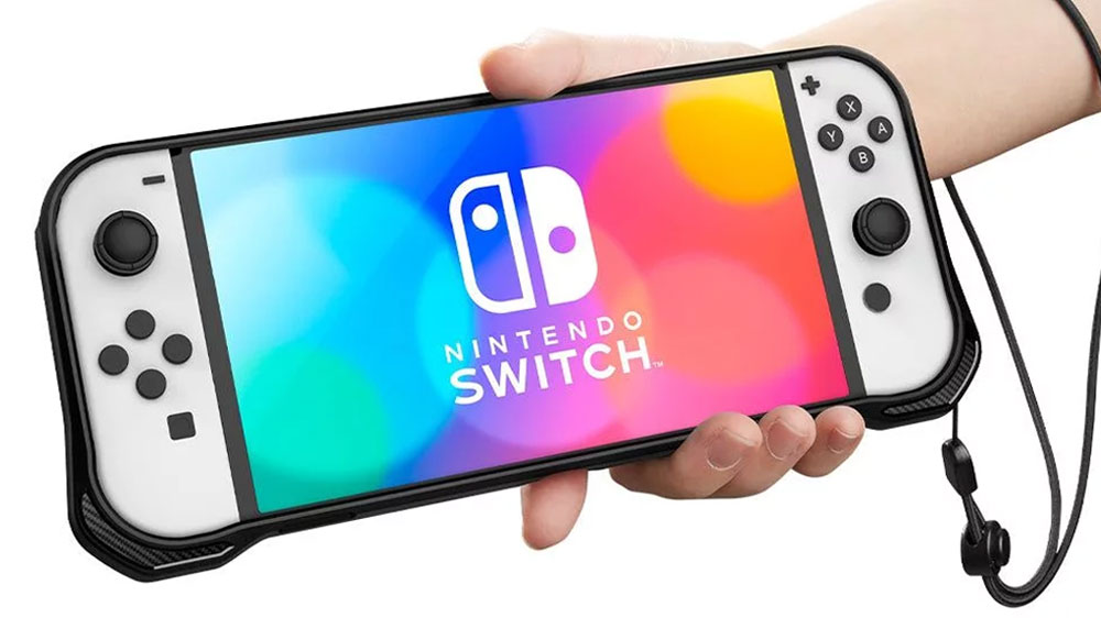Ruka držící v ruce Nintendo Switch OLED v ochranném pouzdru Spigen Rugged Armor Black_02
