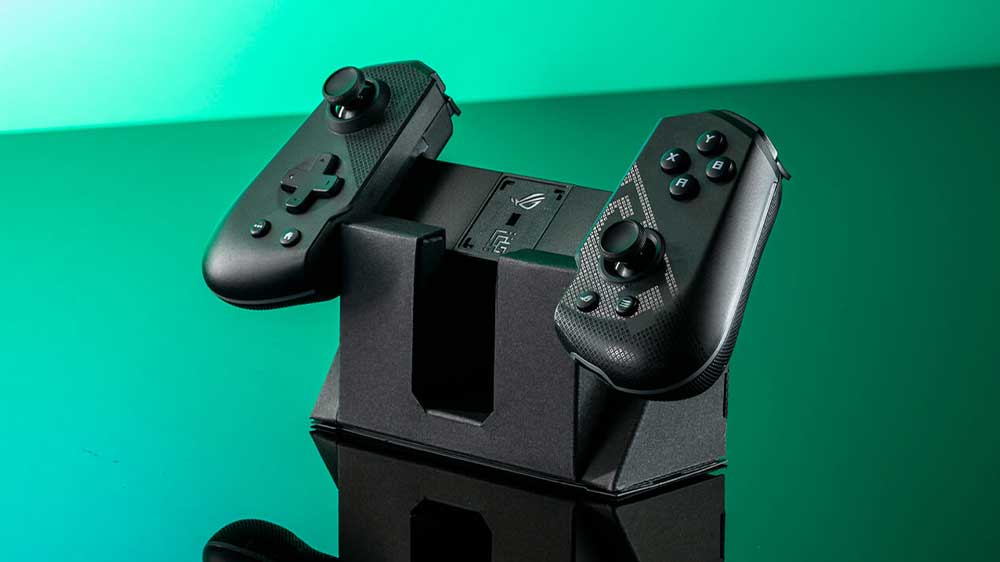 Mobilní ovladač ASUS ROG Tessen uložený ve stojánku_04