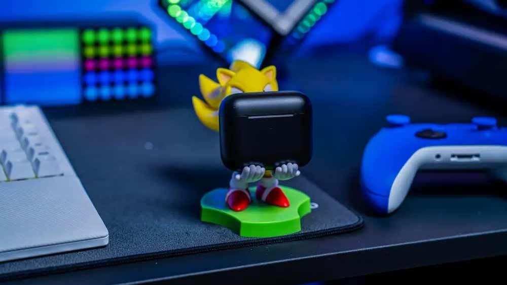 Figurka Exquisite Gaming Super Sonics držící sluchátka_02