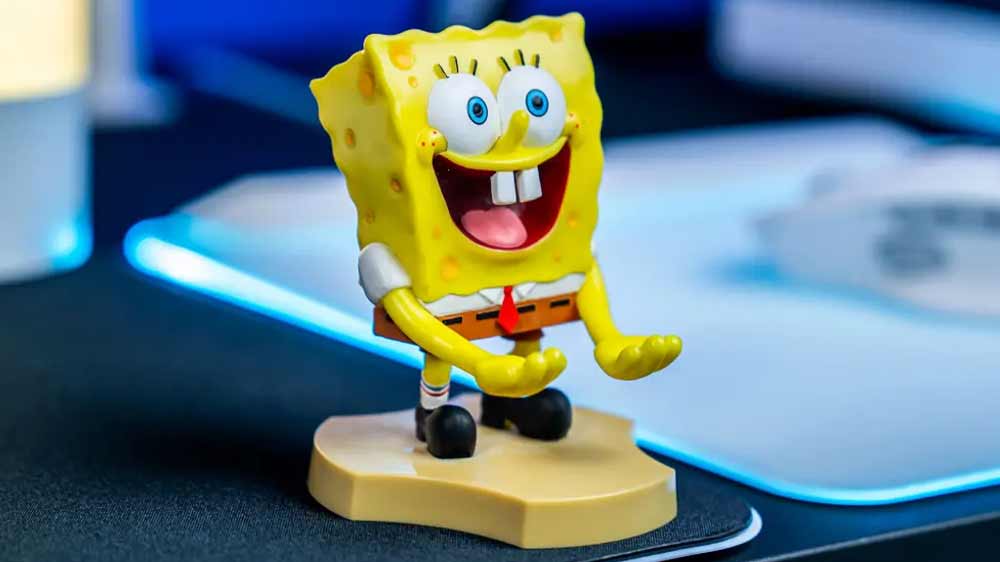 Figurka Exquisite Gaming SpongeBob držící sluchátka_02