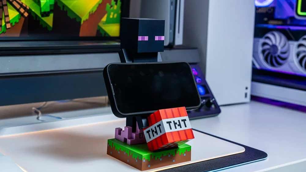 Figurka Exquisite Gaming Minecraft Enderman stojící na stole_02