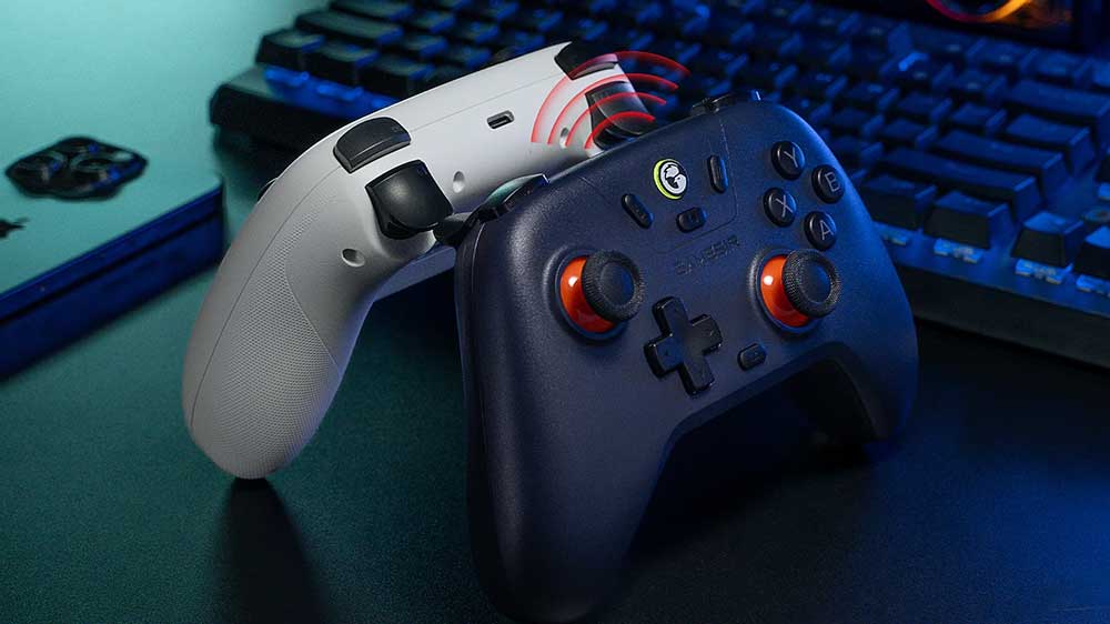 Dva gamepady GameSir Nova Lite a jejich ovl&aacute;dac&iacute; tlač&iacute;tka_03