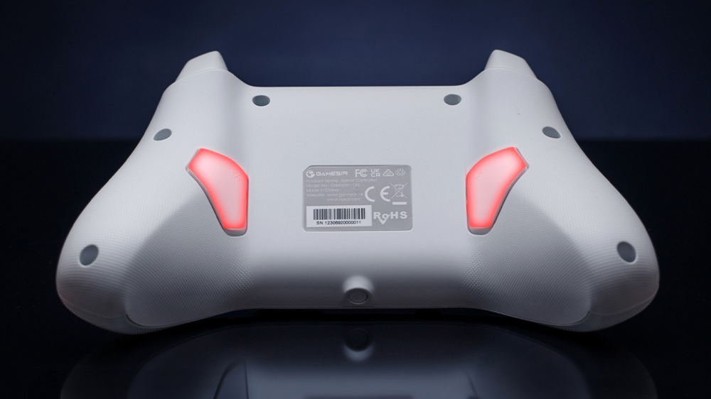 Zadní strana ovladače GameSir Cyclone 2_4