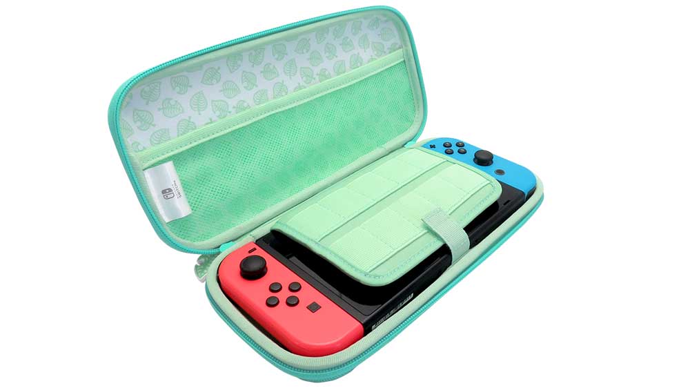 Otevřené pouzdro pro Nintendo Switch Hori Animal Crossing: New Horizons s herní konzolí uvnitř_02