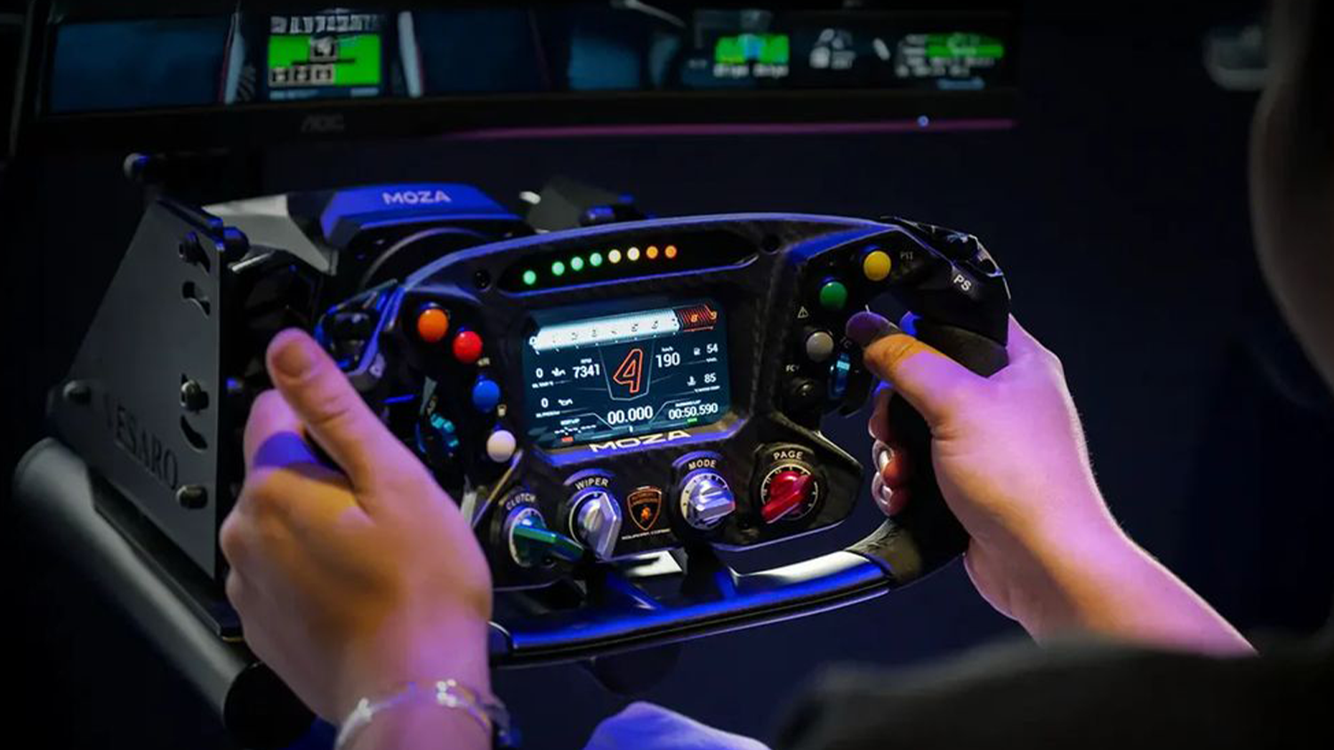 Závodní volant MOZA Racing – ukázka použití