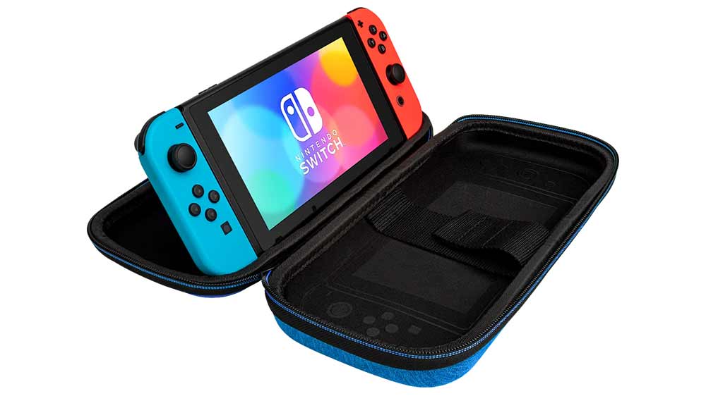 Konzole Nintendo Switch ve stojánku obalu PDP Slim Travel Zelda Hyrule Blue _02