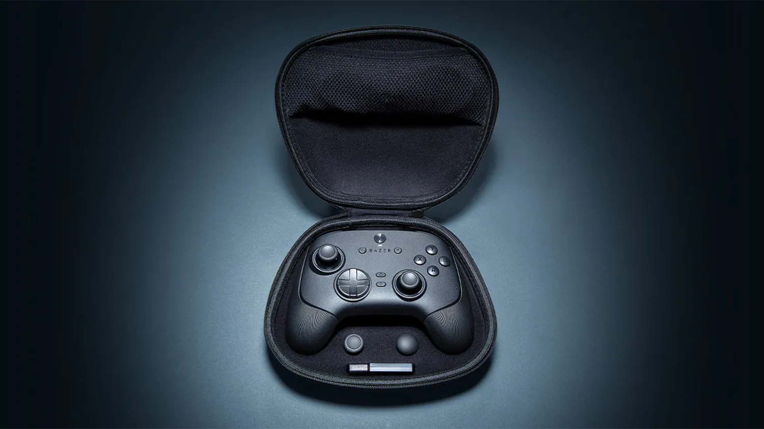Ovládač Razer Wolverine V3 Pro v cestovnom púzdre