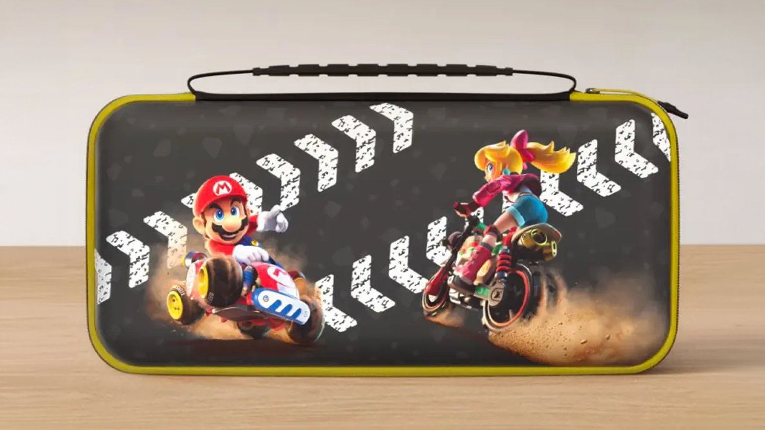 Ochrann&eacute; puzdro Turtle Beach PlayTrek Travel Case NS2 Mario Kart World s detailom držadla