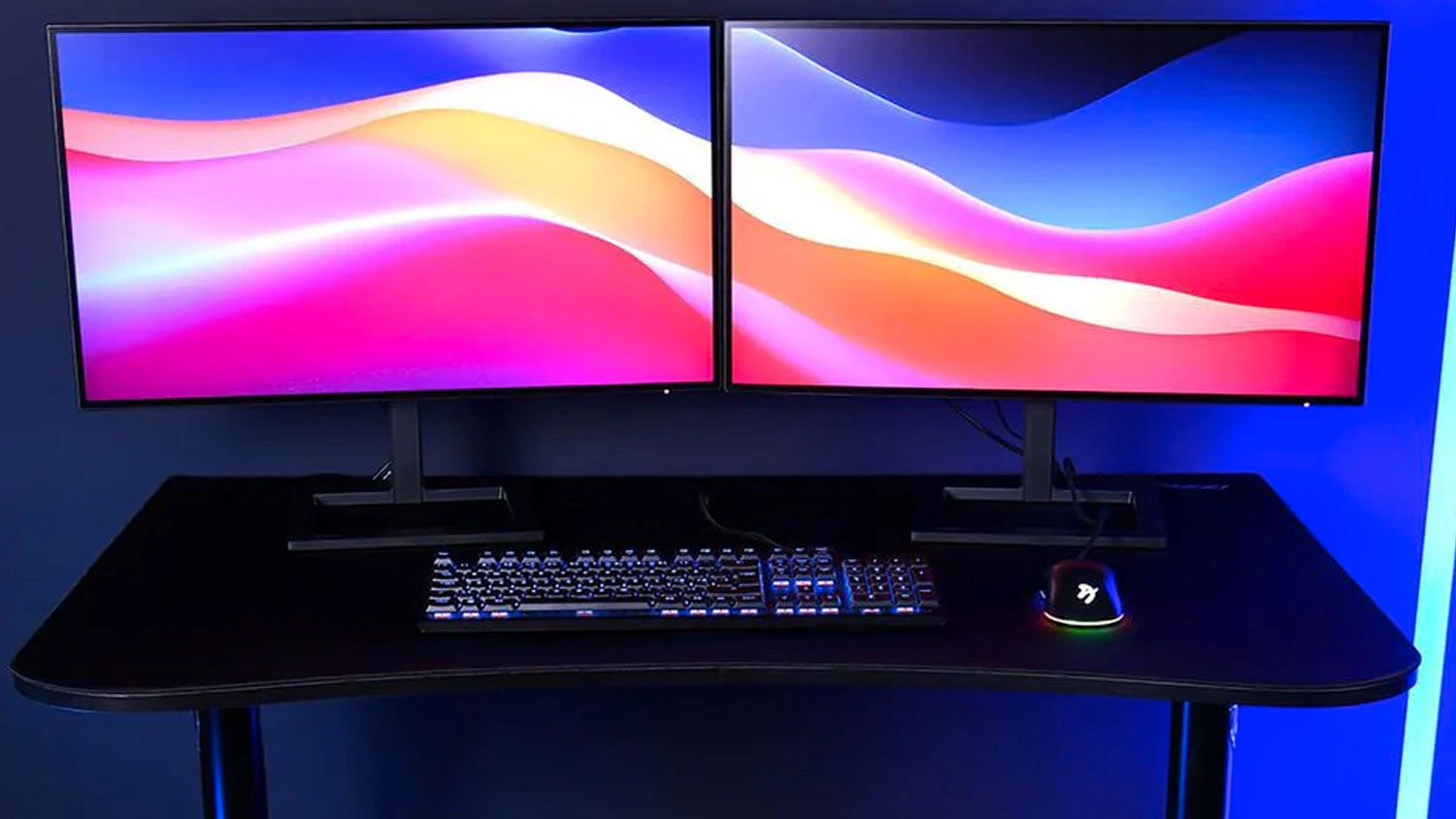 Podložka pod my&scaron; Arozzi Arena Small Desk Pad na stole