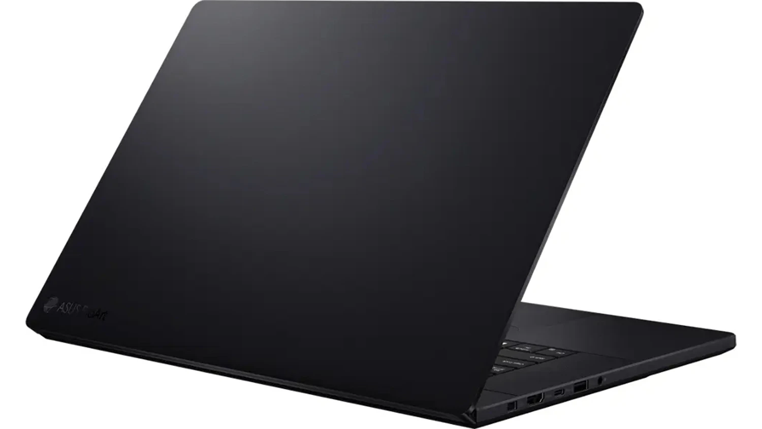Pohled šikmo zezadu na přivřený notebook Asus ProArt P16