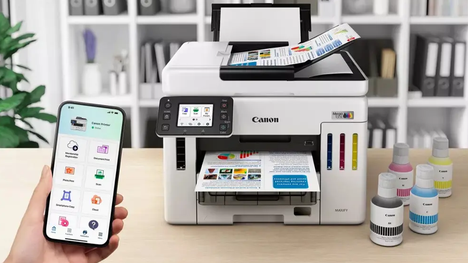 Atramentová tlačiareň Canon MAXIFY GX7140 na stole s atramentmi