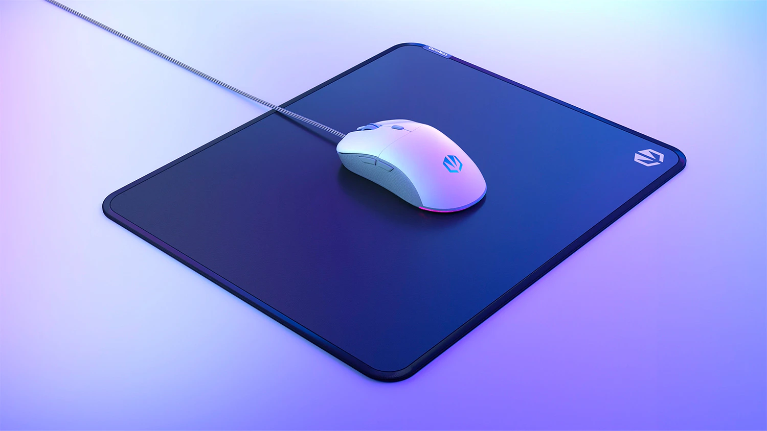Herní myš Endorfy GEM Plus Onyx White na podložce