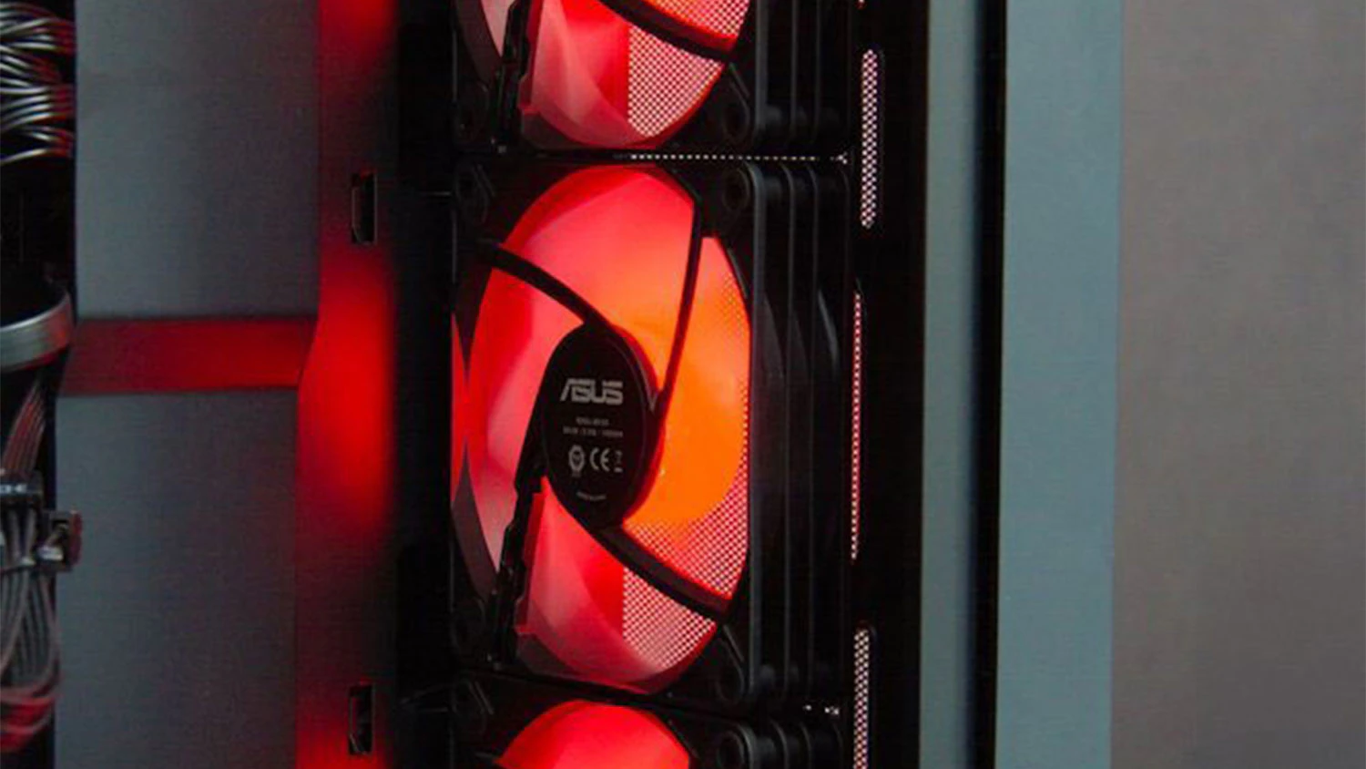 Poč&iacute;tač HAL3000 &ndash; detail vnitřku
