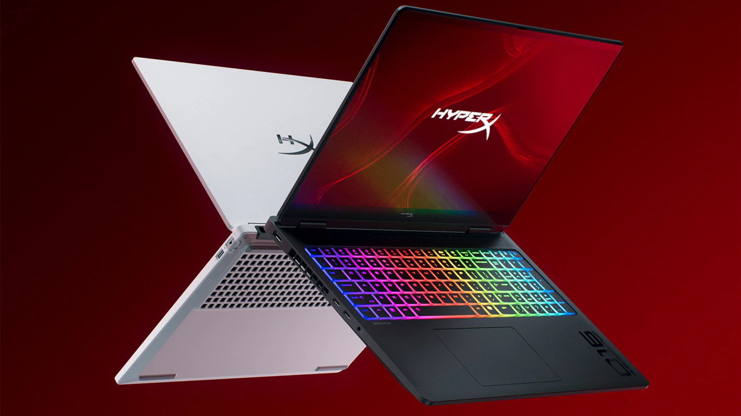 Červené pozadí s dvěma notebooky HyperX