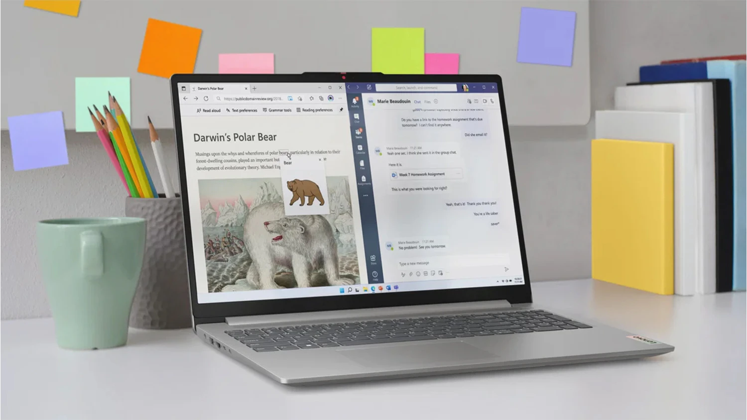 Notebook Lenovo IdeaPad Slim 3 na pracovnom stole