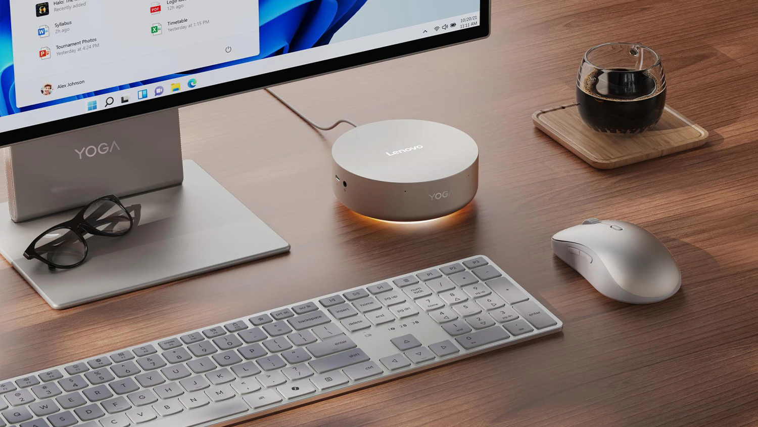 Stôl s monitorom pri počítači Lenovo