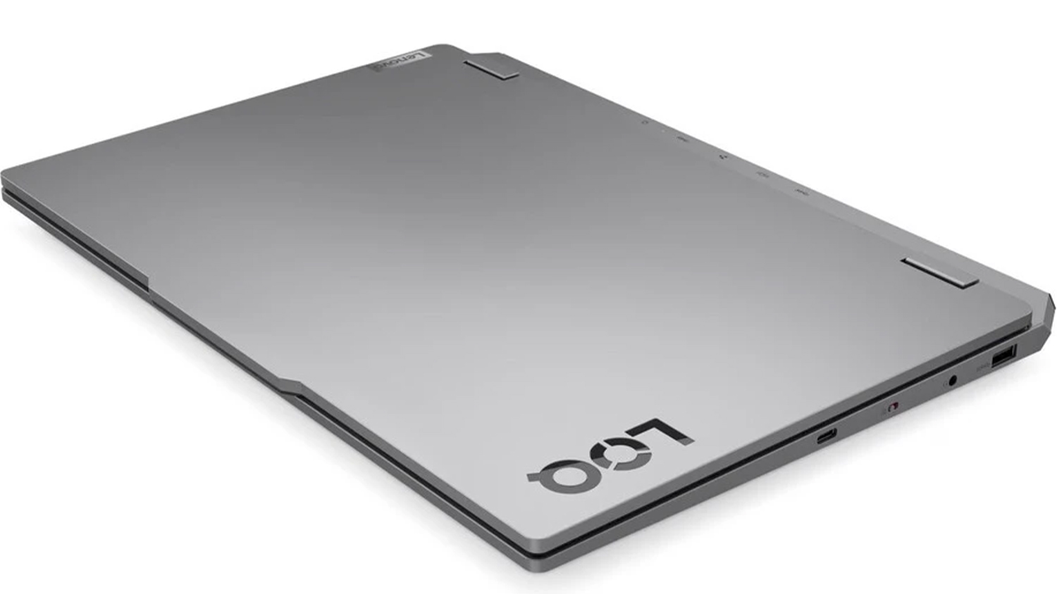Notebook Lenovo LOQ – pohled na šasi s logem -