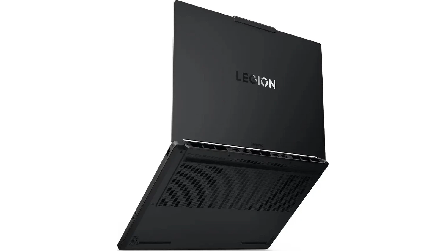Pohled &scaron;ikmo zespodu na notebook Lenovo