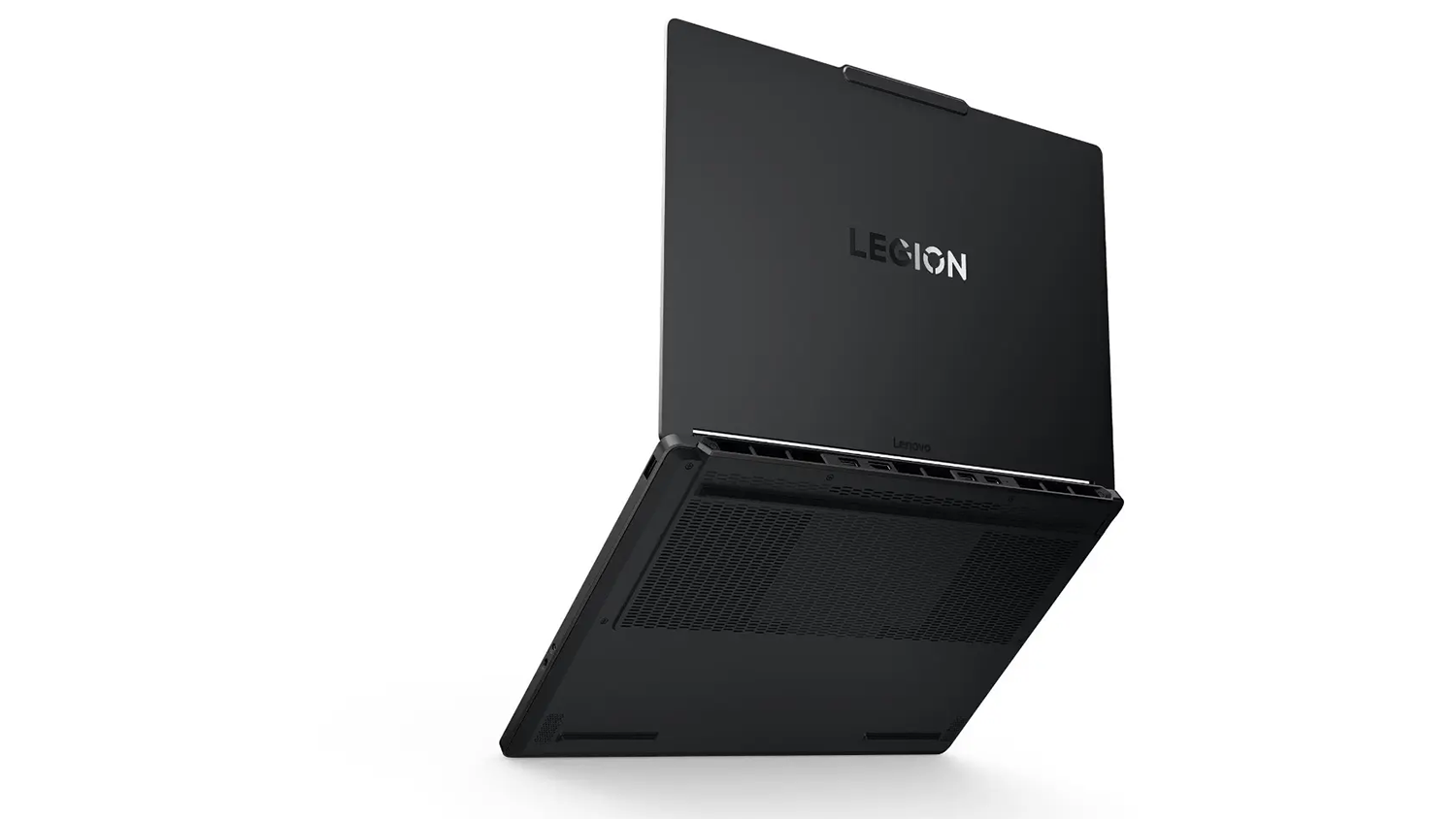 Pohled &scaron;ikmo zespodu na notebook Lenovo Legion 5