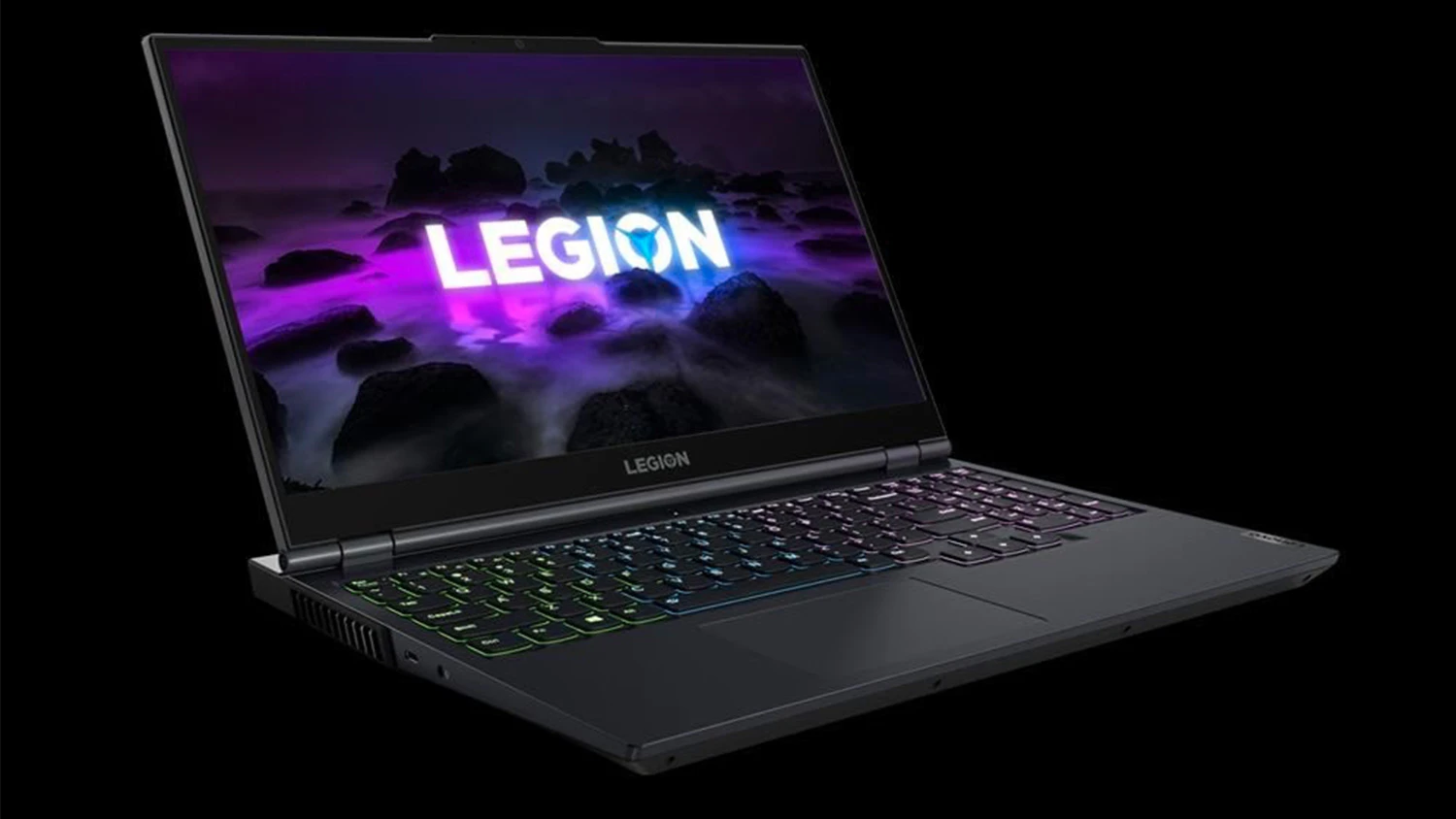 Notebook Lenovo na čern&eacute;m pozad&iacute;