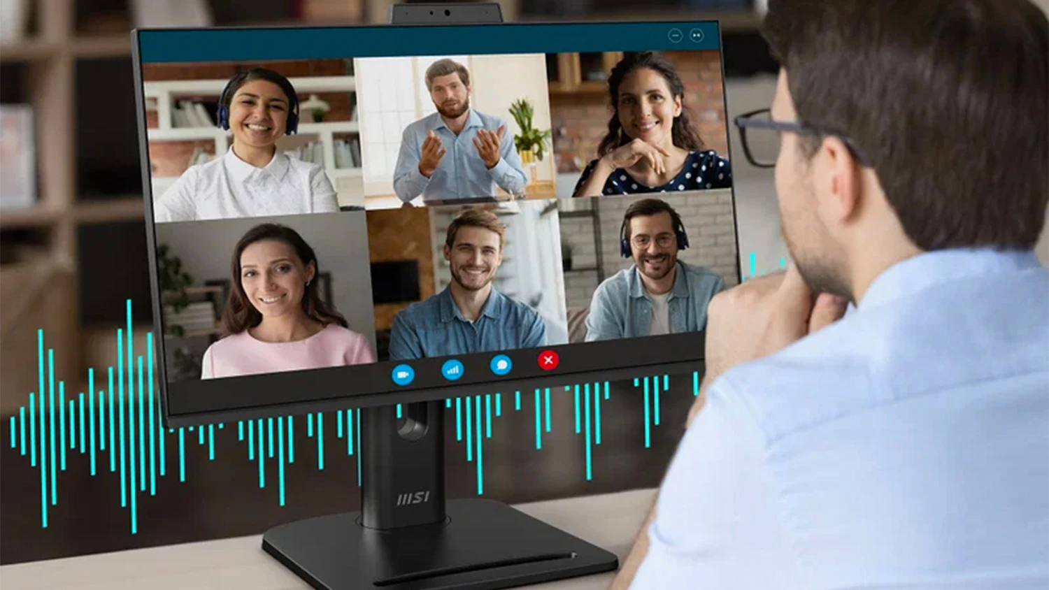 Monitor MSI – muž provádí videohovor