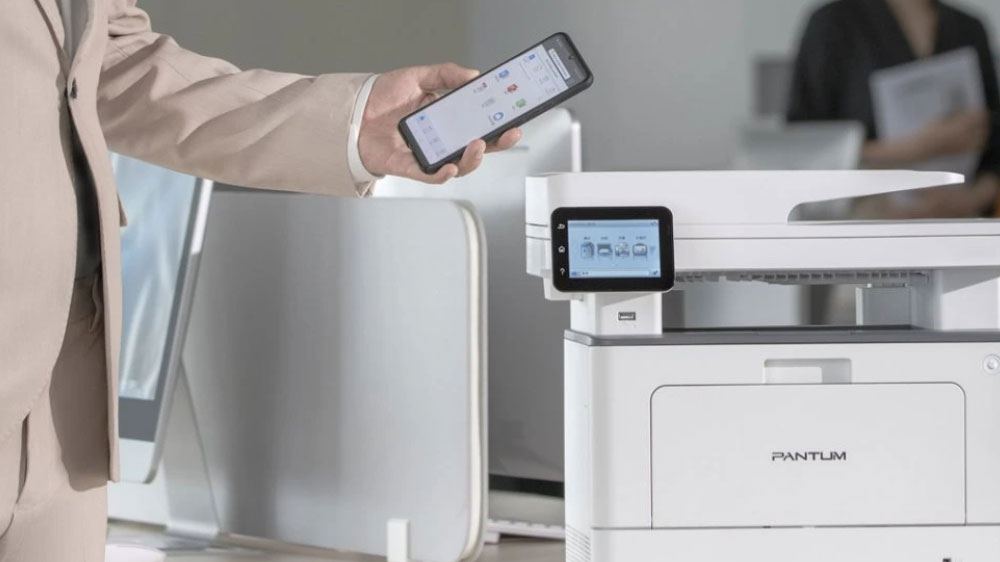 Laserová multifunkční tiskárna Pantum BM5100FDW propojená s mobilem_03