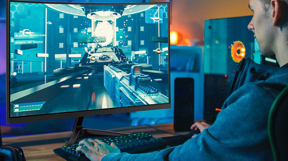 Muž sedící u monitoru_04