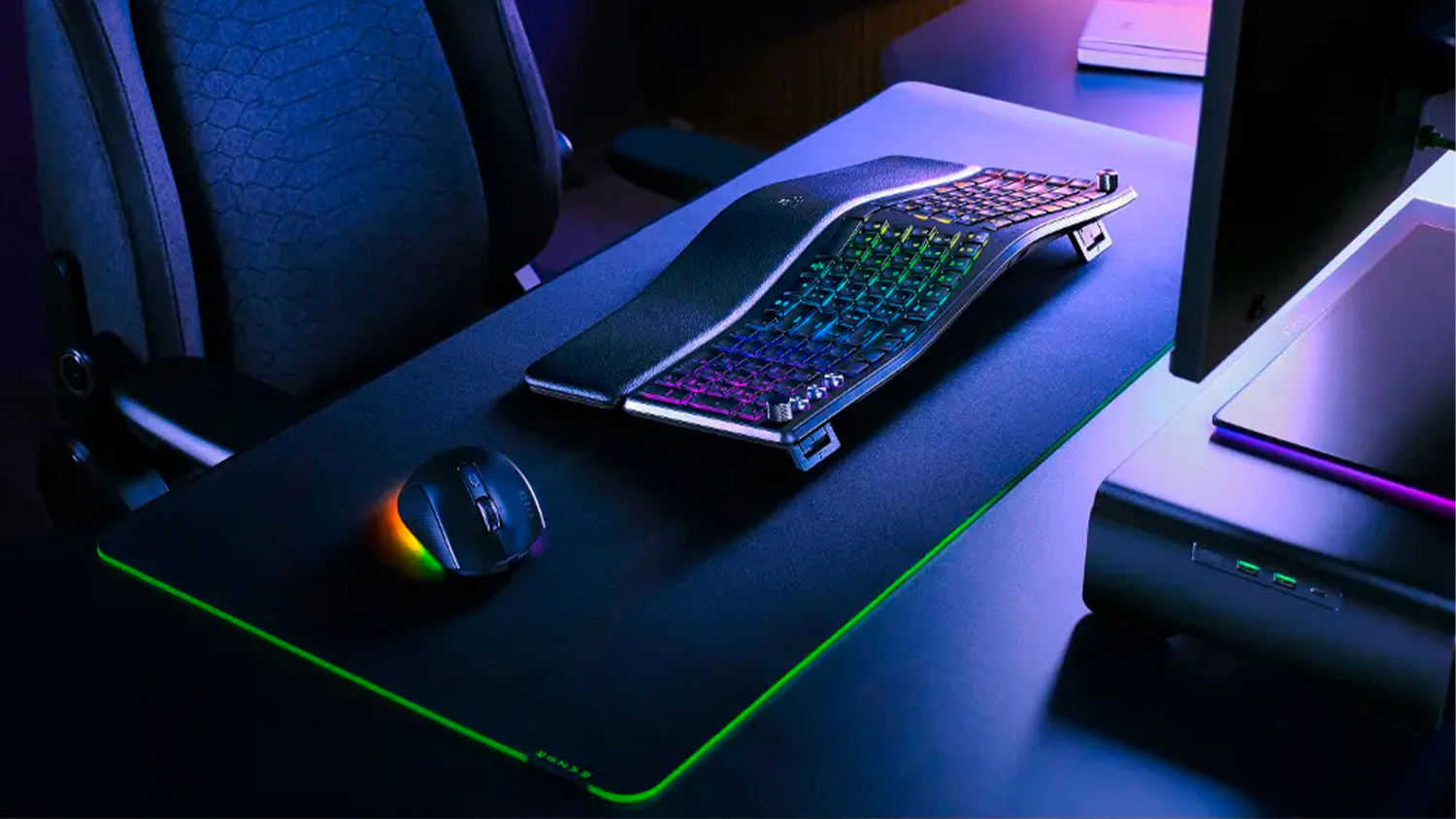 Klávesnice Razer Pro Type Ergo US na stole