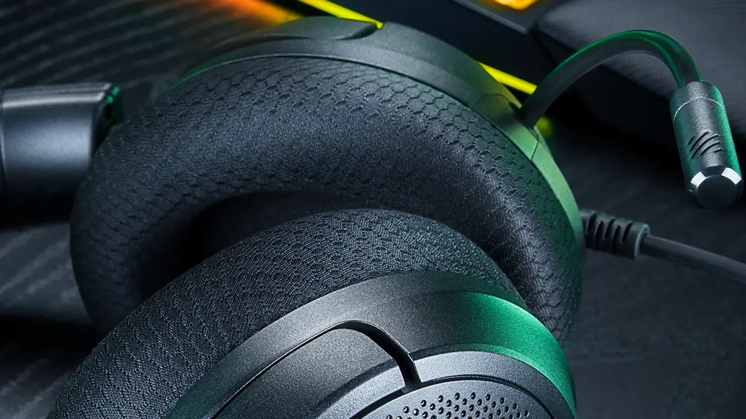 Detail hierných slúchadiel Razer Kraken V4 X Sensa HD Haptics