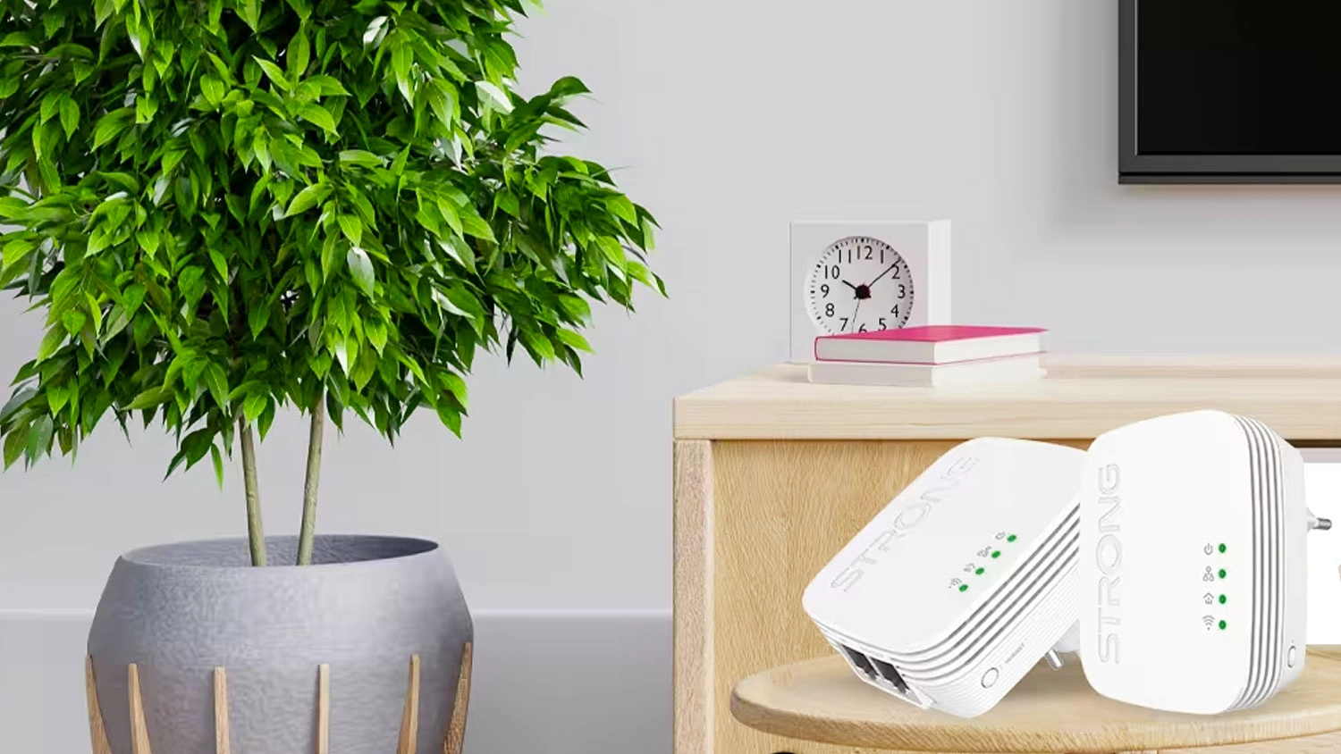 Powerline adaptér Strong Kit Powerline CPL 600 Wi-Fi Duo Mini v obýváku
