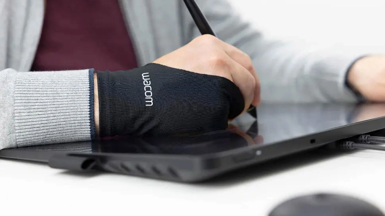 Práce na tabletu pomocí rukavice Wacom Drawing Glove