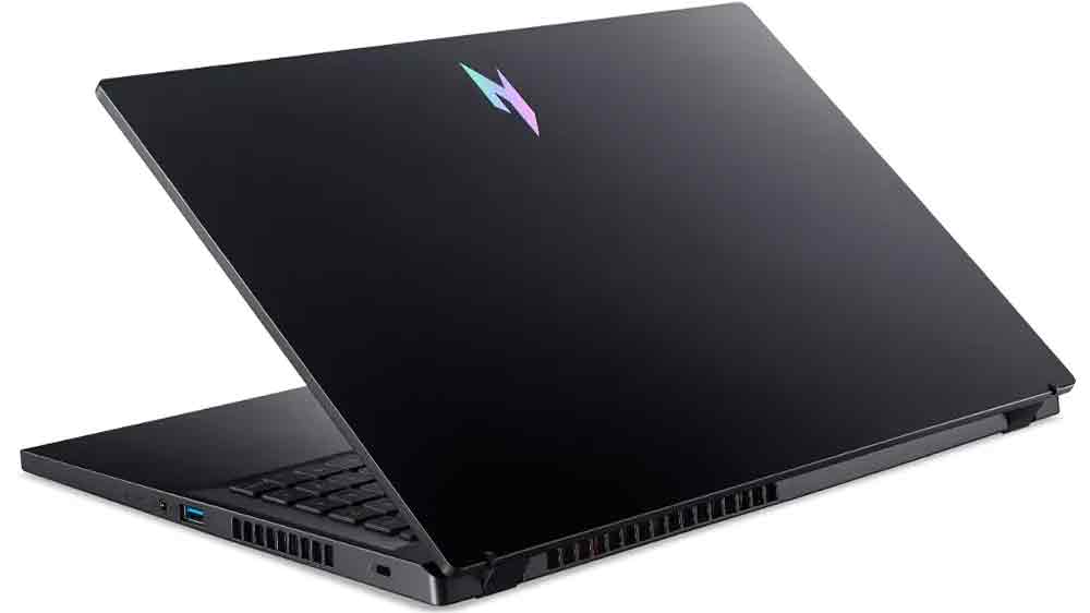 Vnější strana herního notebooku Acer Nitro V 15 ANV15-41-R2LC_05
