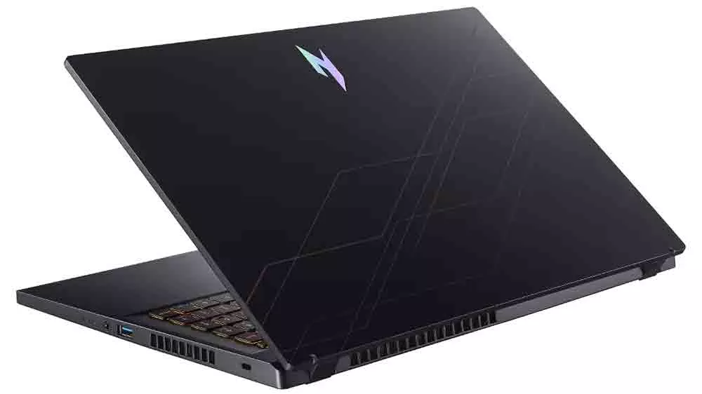 Notebook Acer Nitro V 15 ANV15-52-97LA_02