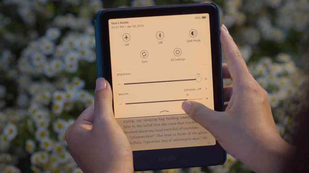 Čítačka kníh Amazon Kindle Paperwhite 2024 s prispôsobivým tónom svetla_03