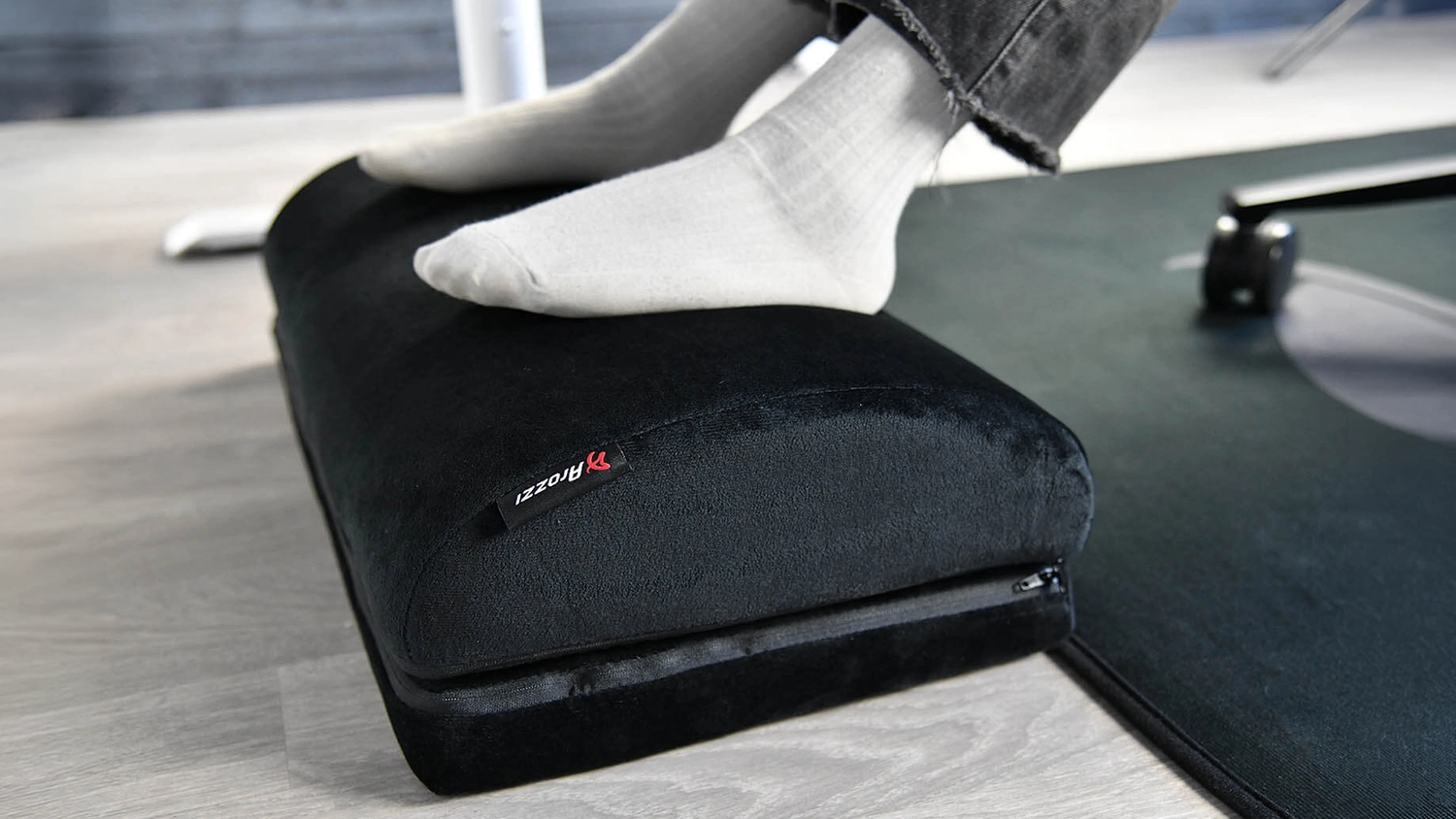 Nohy na vank&uacute;&scaron;i Arozzi Footrest