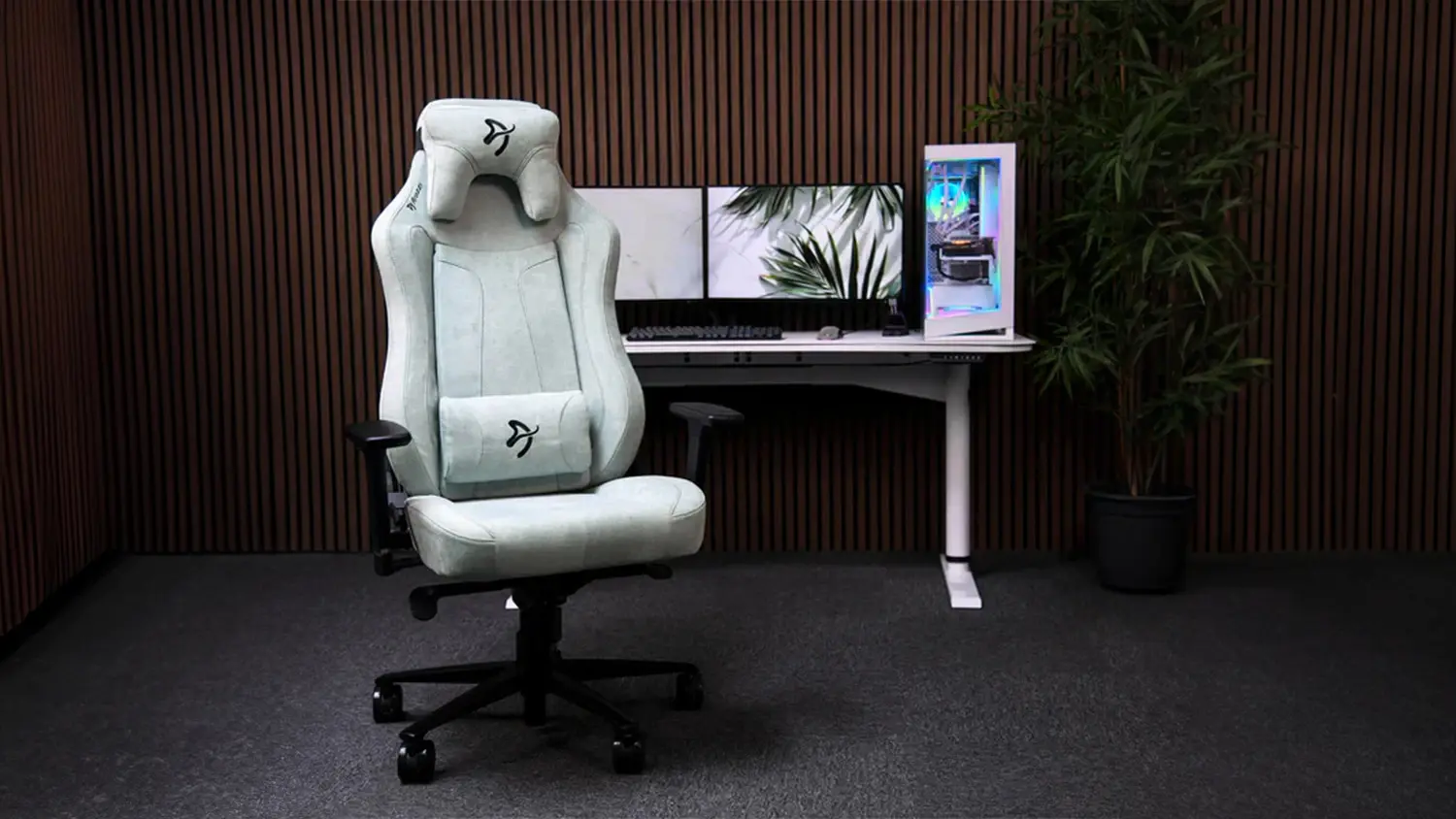Moderný pracovný setup s kreslom Arozzi