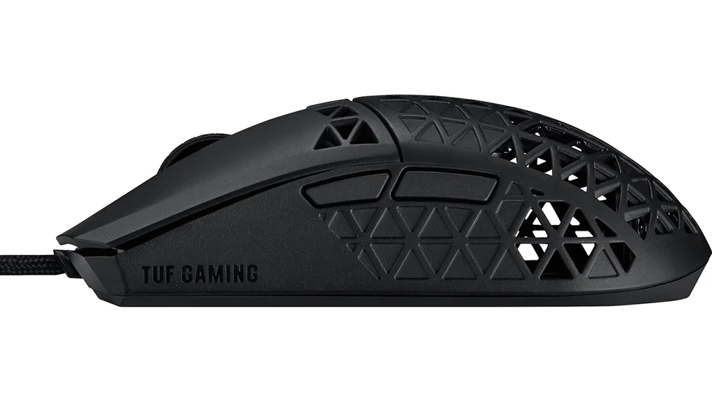 Myš ASUS TUF Gaming M4 Air na bílém pozadí zobrazující ultralehký Air Shell design a ergonomický tvar
