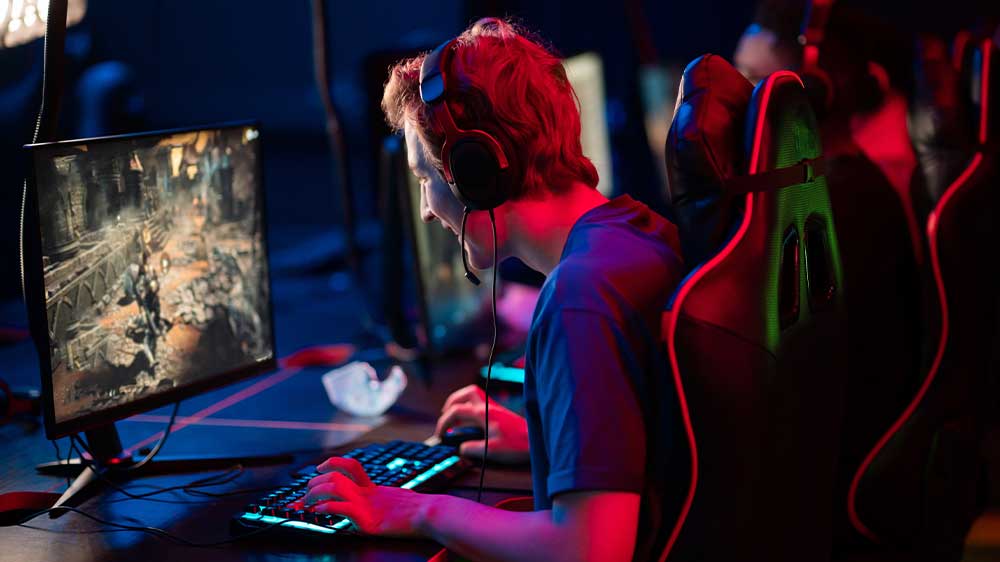 Profesionální hráč počítačovou hru s příslušenstvím s RGB posvícením_02